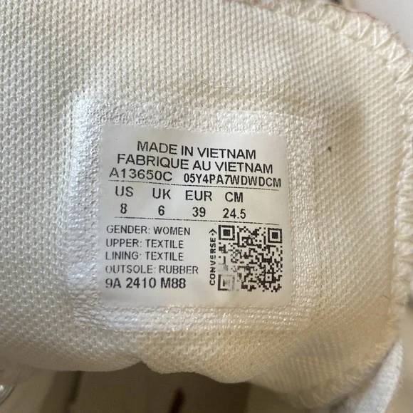 Converse Chuck Taylor ALL STAR White High-Tops with Red Heart & Roses Accents - Picture 14 of 15